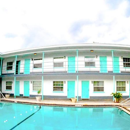 Uptown Inn & Suites St. Petersburg Eksteriør bilde