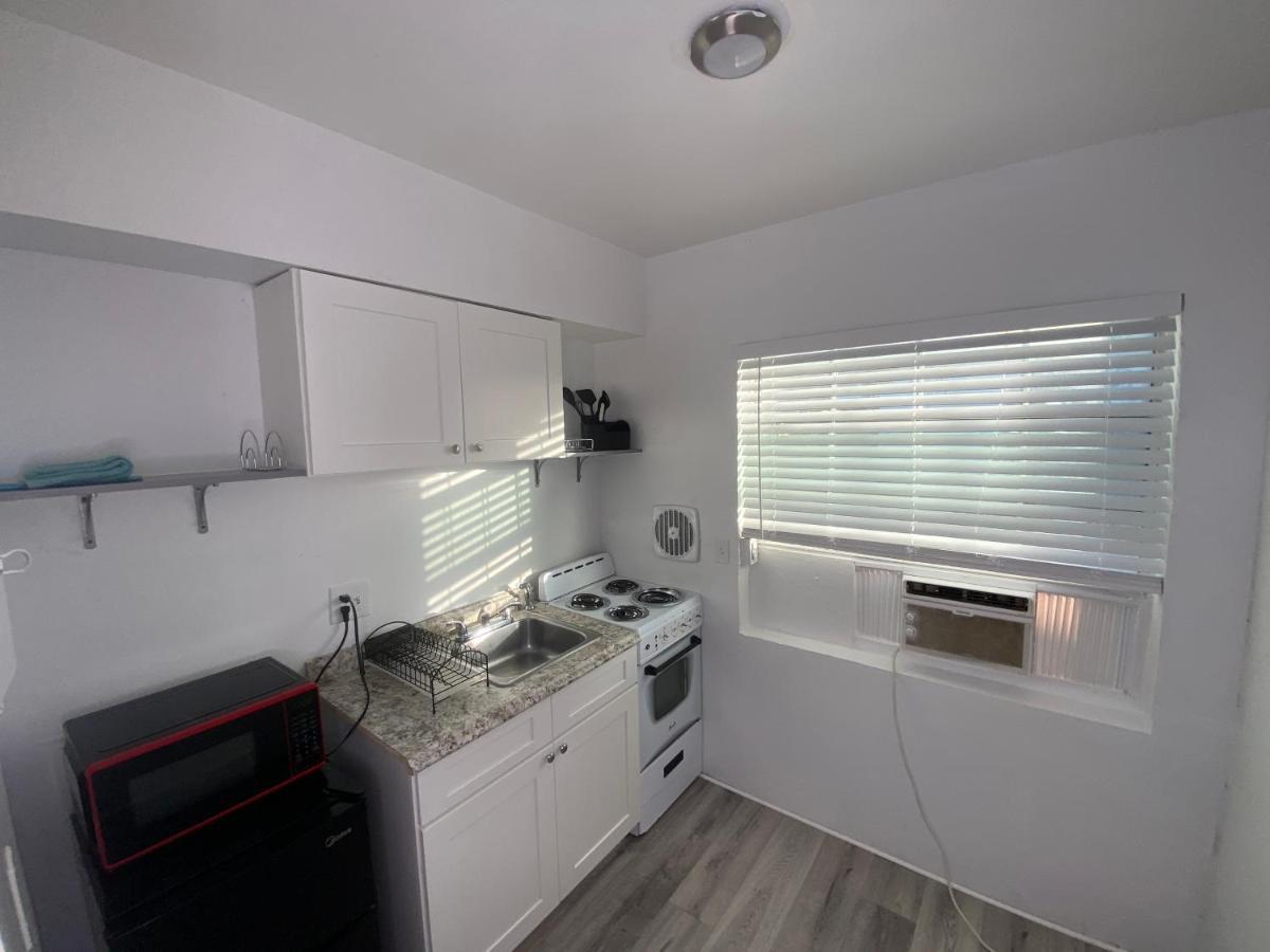 Uptown Inn & Suites St. Petersburg Eksteriør bilde