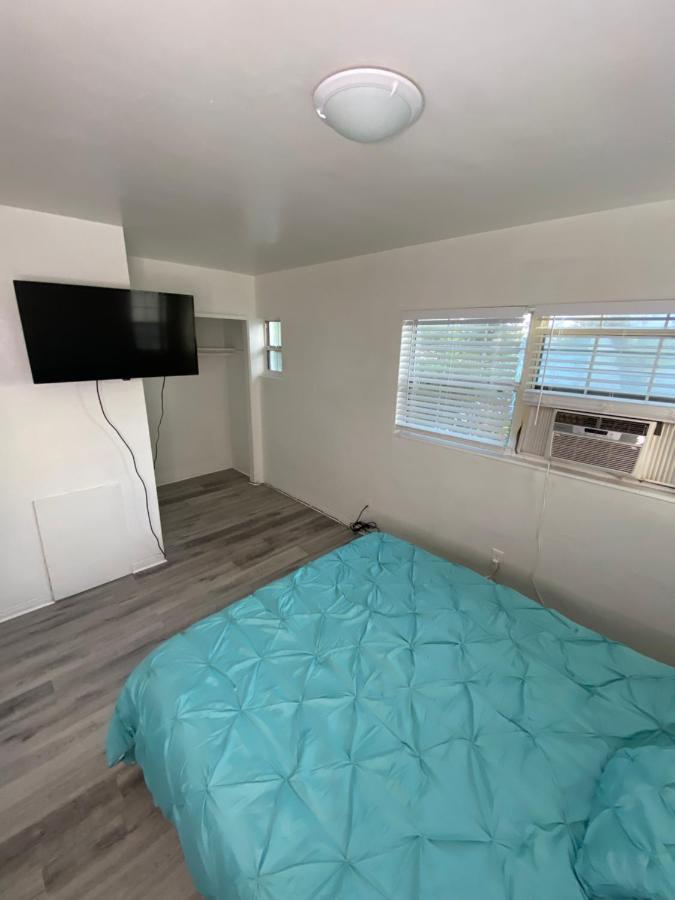 Uptown Inn & Suites St. Petersburg Eksteriør bilde