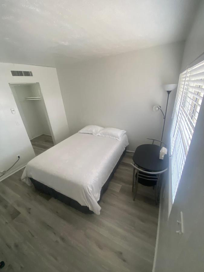 Uptown Inn & Suites St. Petersburg Eksteriør bilde
