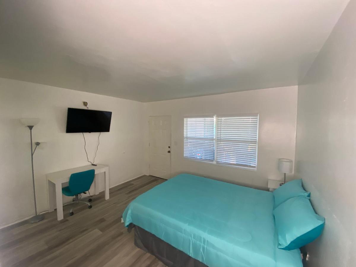 Uptown Inn & Suites St. Petersburg Eksteriør bilde