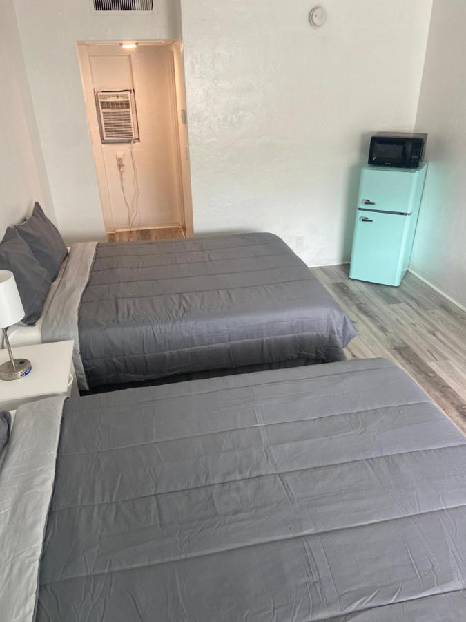 Uptown Inn & Suites St. Petersburg Eksteriør bilde