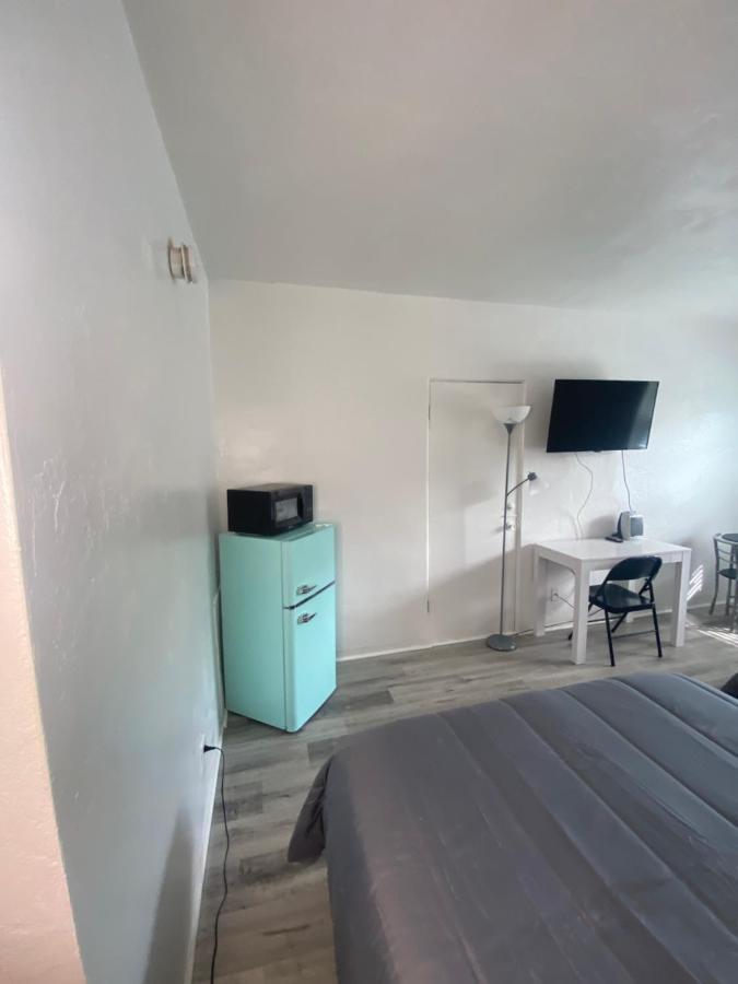 Uptown Inn & Suites St. Petersburg Eksteriør bilde