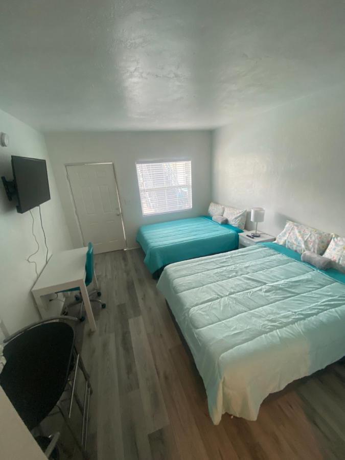 Uptown Inn & Suites St. Petersburg Eksteriør bilde