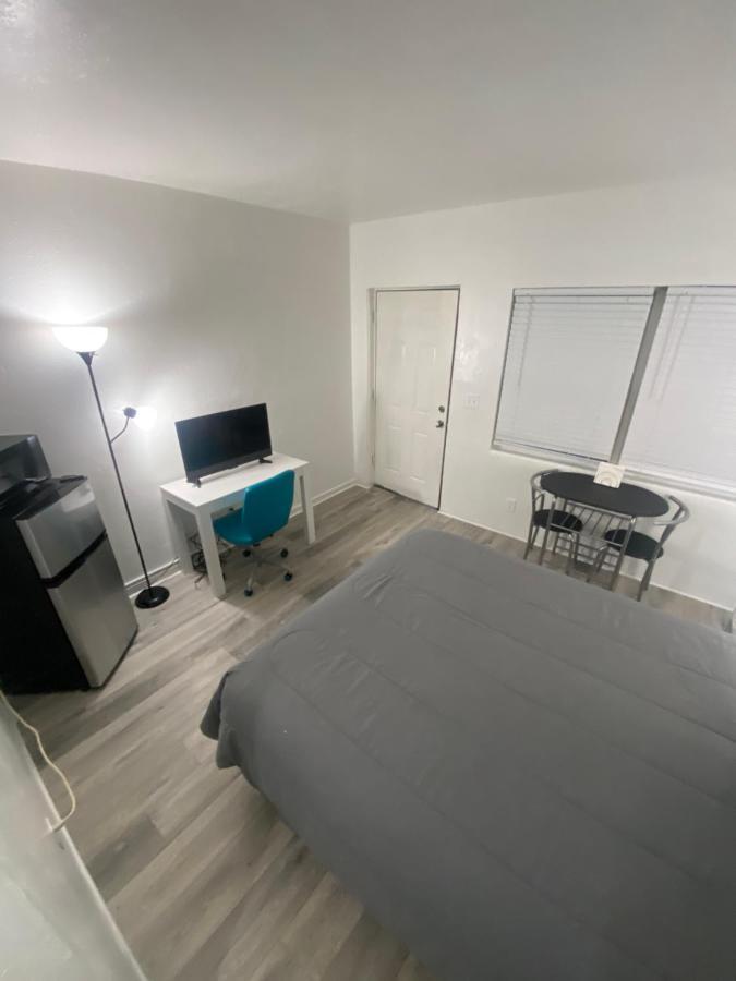 Uptown Inn & Suites St. Petersburg Eksteriør bilde