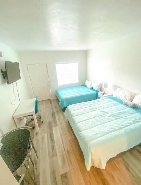 Uptown Inn & Suites St. Petersburg Eksteriør bilde